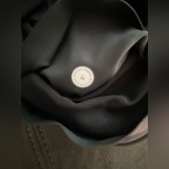 EUC Lululemon Fast & Free Camo leggings 4 - Picture 8 of 8